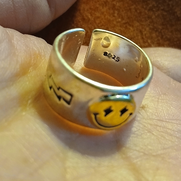 925 Sterling Silver Smiley Face Band Ring Size 6 - Picture 1 of 4